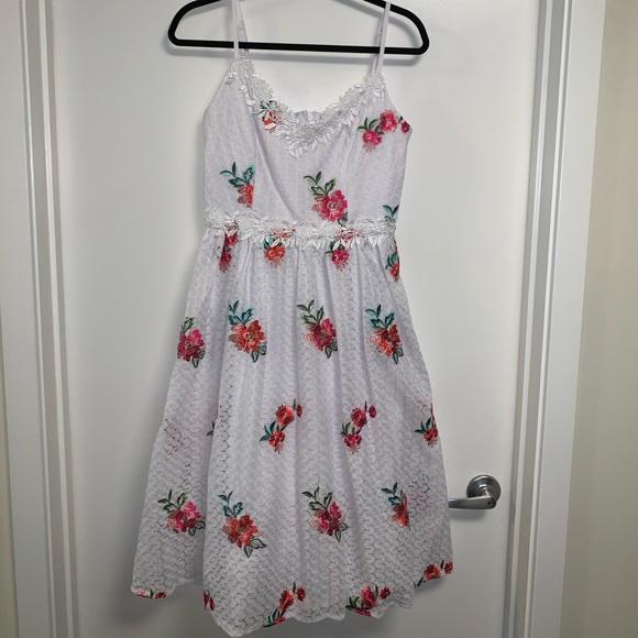 Little Mistress rose skater dress, size 6 - Picture 4 of 5